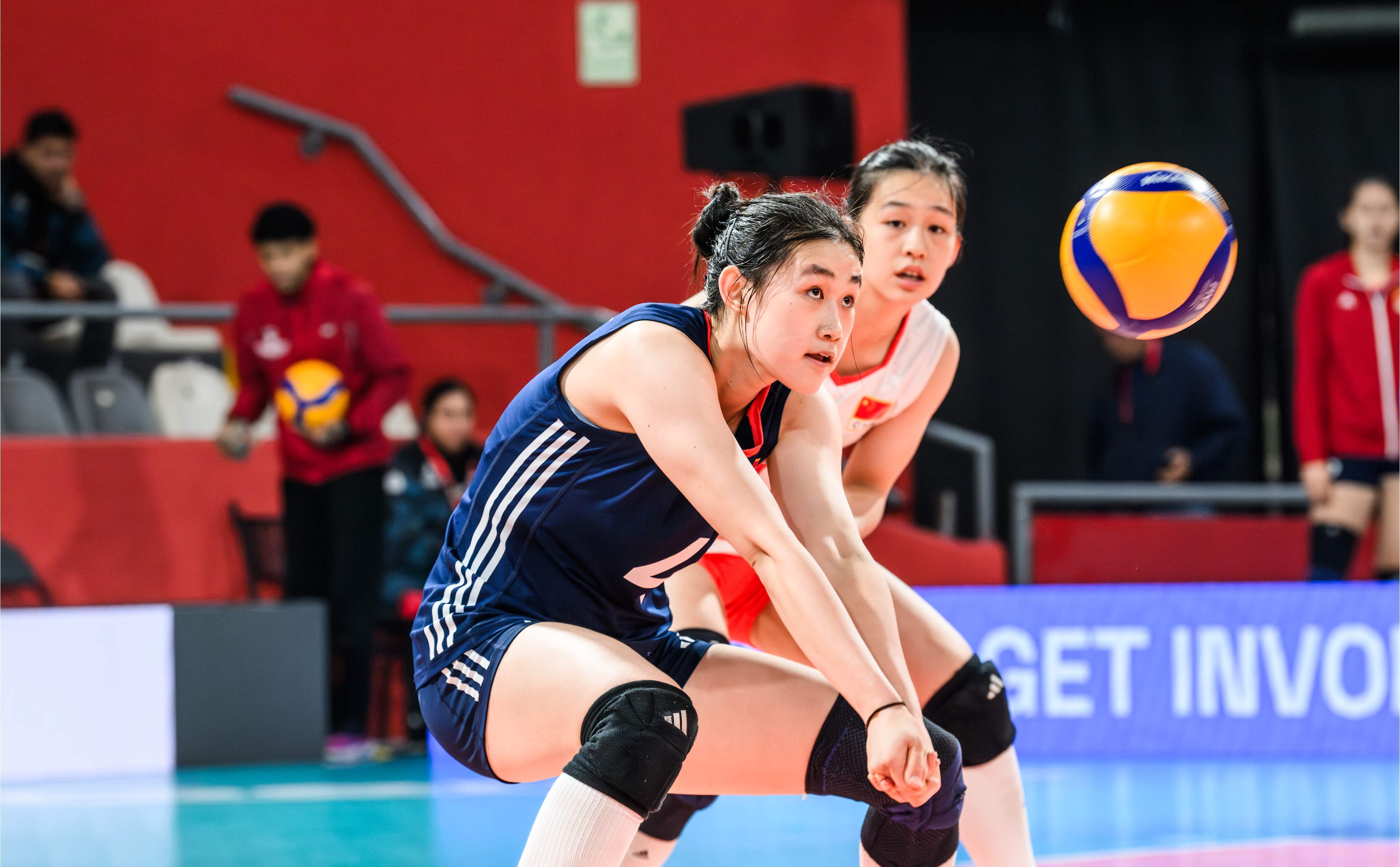 夺冠潜力全开：女足国际赛事铺开胜利之路